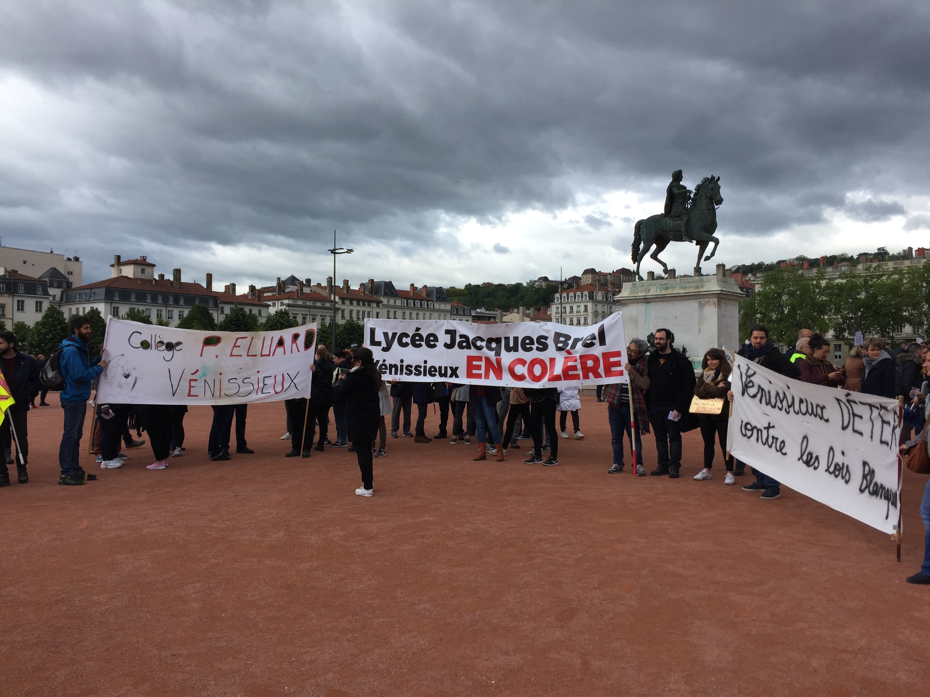 Manifestation  : les enseignants font la leçon à Jean-Michel Blanquer