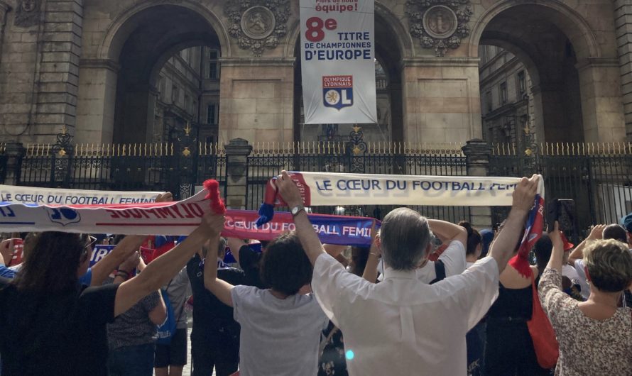 Les joueuses de l’Olympique Lyonnais ont célébré ce dimanche après-midi leur titre de championne d’Europe à l’Hôtel-de-ville de Lyon