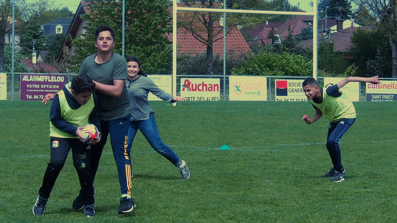 Centre social Louis Braille : les jeunes s’essaient au rugby