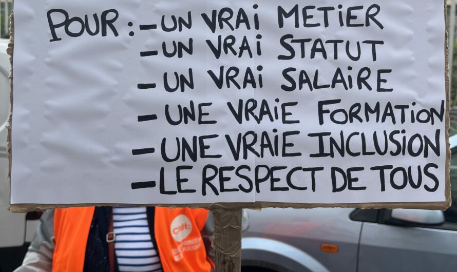 Les AESH lyonnais.es en grève