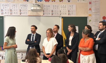 Visite d'une classe de l'école Louis Pradel